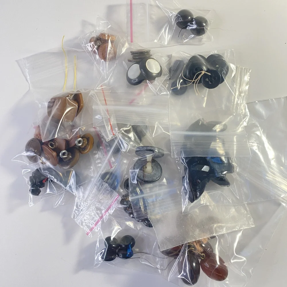 Vintage Assorted Buttons Lot Vintage - Picture 1 of 15